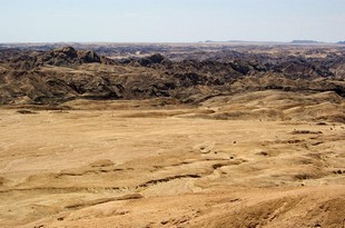 473 Namibia Okt 2006 Mondlandschaft.JPG